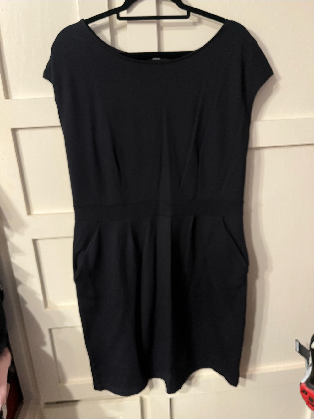EUC.  Classic Navy Cap-Sleeve Women's Dress